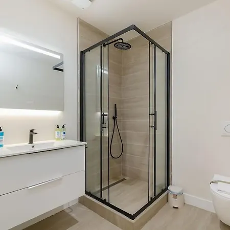 Vivienda Moderna En By Cabana * Vigo